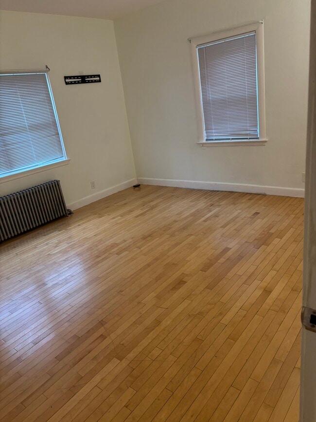 Photo - 103 Essex St Unit 01