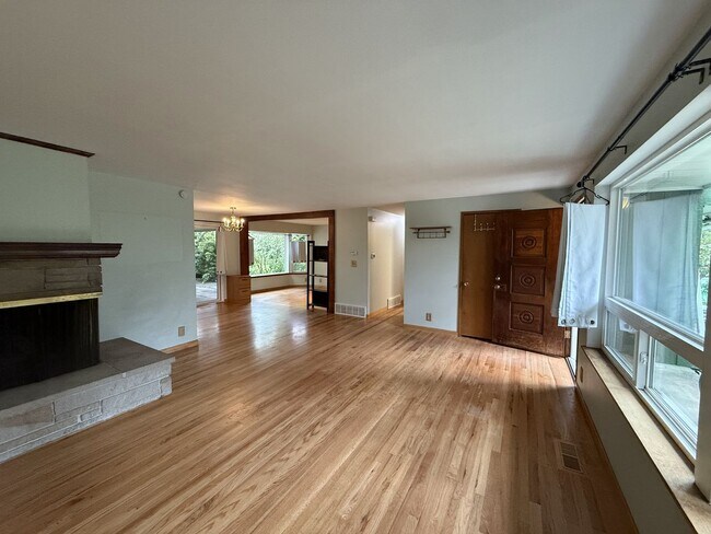 Photo - Extremely Spacious 3 bedroom Home Located in Edmonds