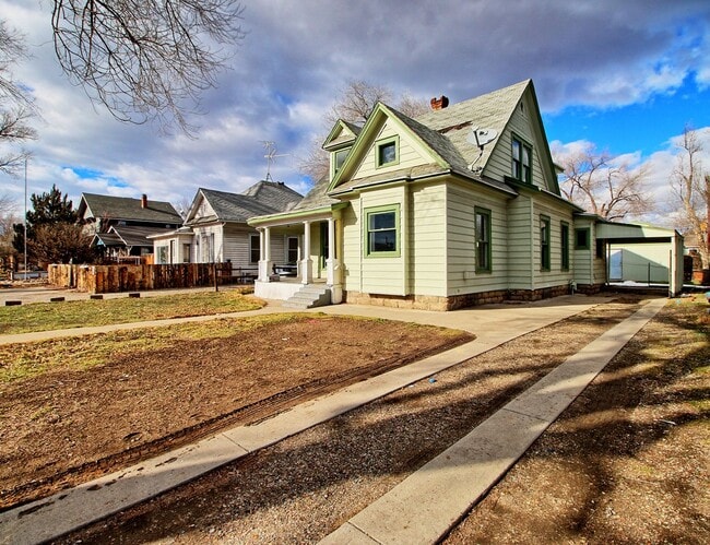 Photo - 5 Bed 2 Bath Home Close to Downtown GJ!