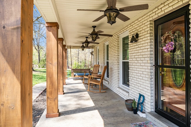 ¡Bienvenido a casa en 358 Twin Oaks! - 358 Twin Oaks Dr