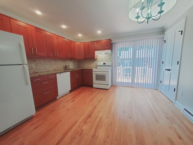 Photo - 409 Glenbrook Rd Unit F