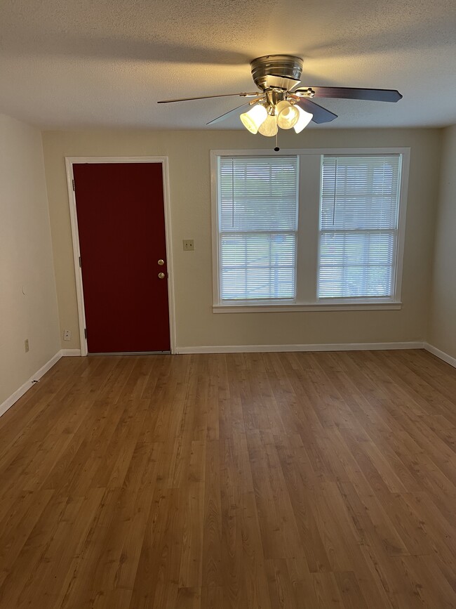 Photo - 732 W Market St