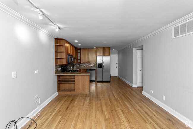 Building Photo - 2036 N Larrabee St Unit 8-102 Rental