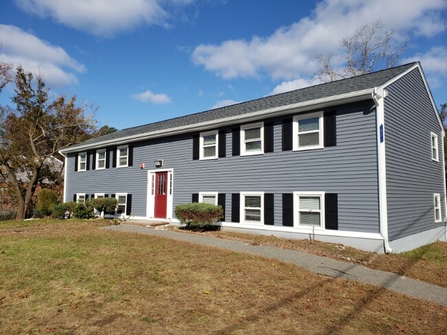 Building Photo - 82 E Grove St Rental