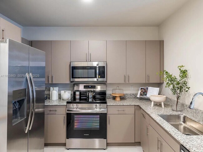 Photo - 610 NE 2nd St Unidad 101