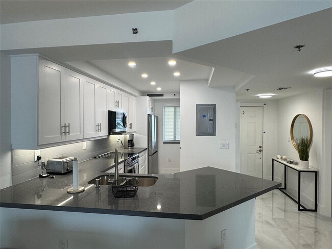 Building Photo - 18260 N Bay Rd Unit 614 Rental