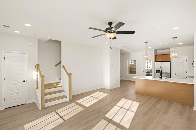 Photo - 505 Tappan Private Ln