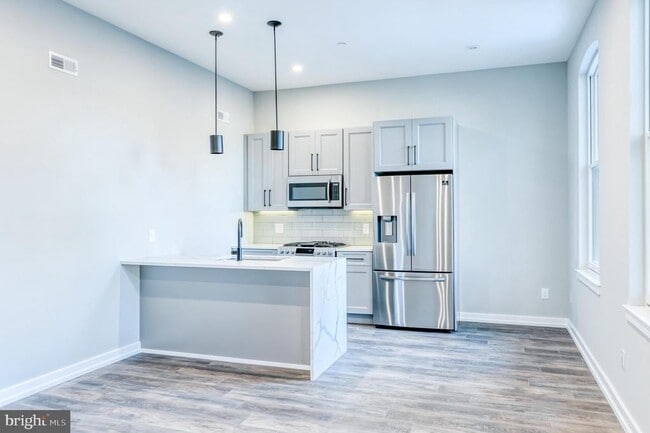 Photo - 2026 Spring Garden St Unit 2A