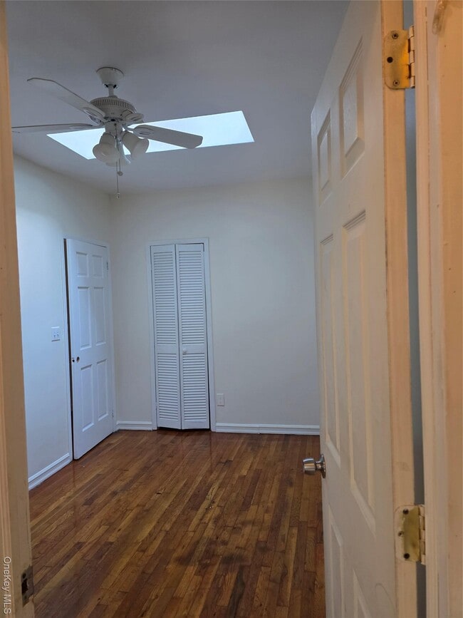 Photo - 301 Wyona St