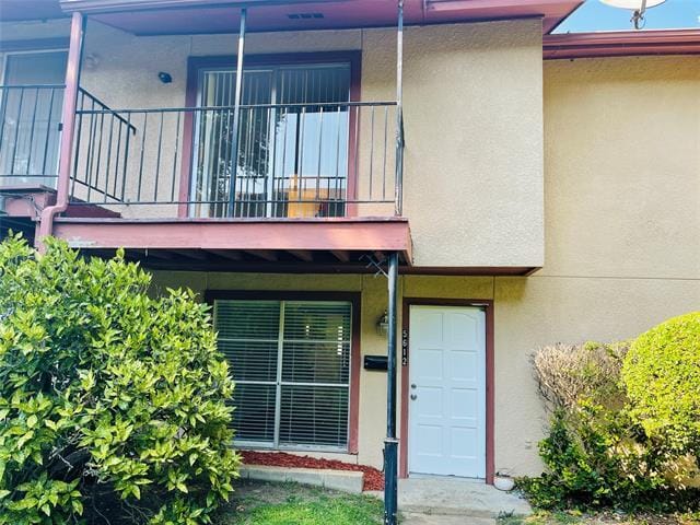 Building Photo - 5612 Marina Dr