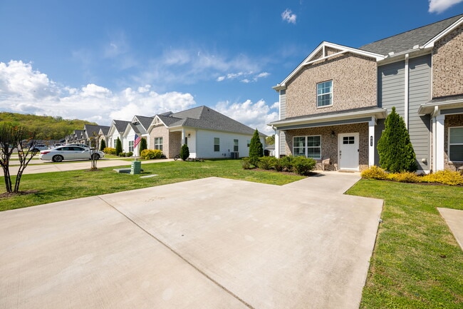 Photo - 631 NE Bellingham Dr