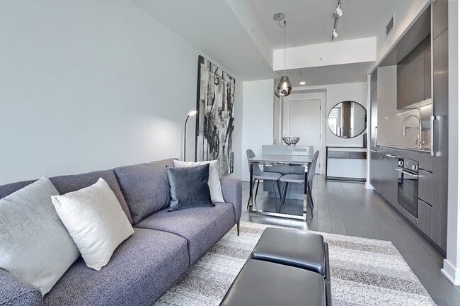 Building Photo - 1275 Av. des Canadiens-de-Montréal