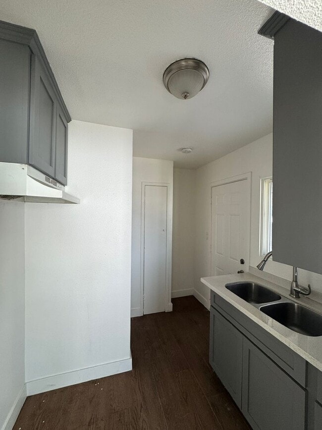 Photo - 8860-8862 S Central Ave Unit 8862