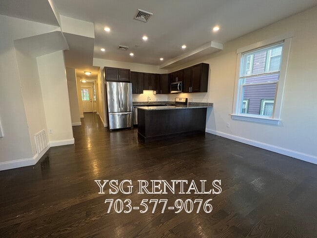 Photo - 194 Hillside St Unit #1