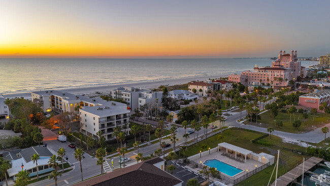 Building Photo - 3200 Gulf Blvd Unit 208 Rental