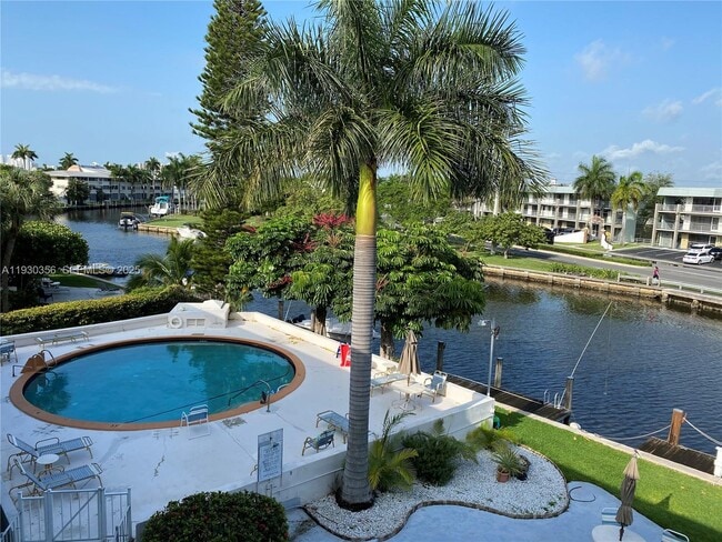 Photo - 467 Golden Isles Dr Unit 302