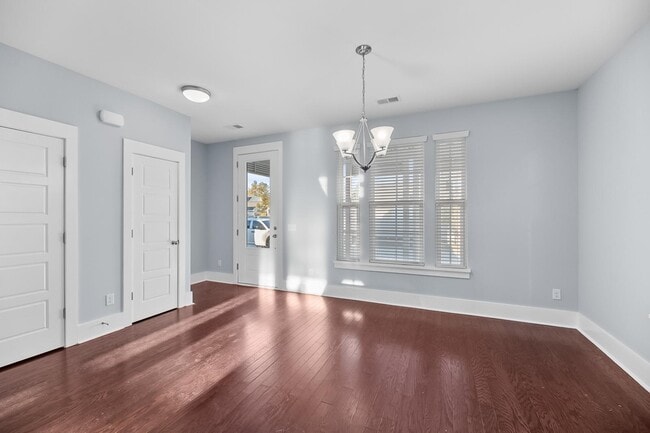 Photo - 313 Oak Bend St