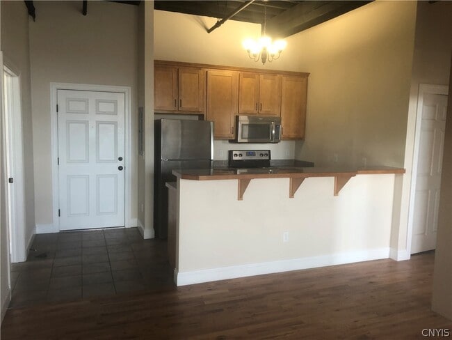 617 Hiawatha Blvd