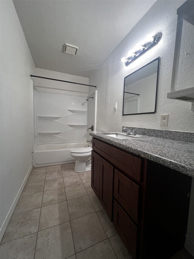 Photo - 14409 Pine St Unit 1