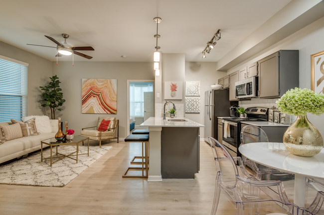 Building Photo - Sophia+Loren Rental