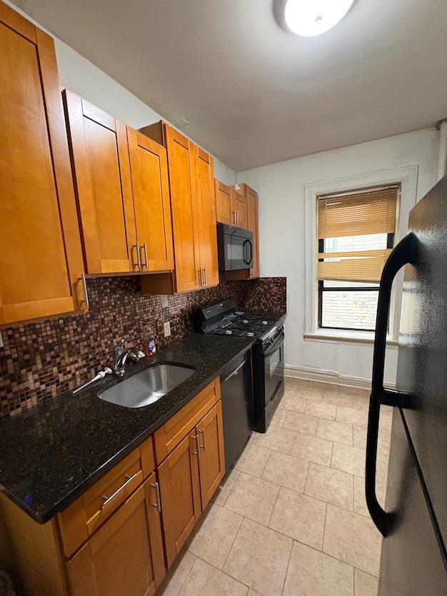 Photo - 5 Laidlaw Ave