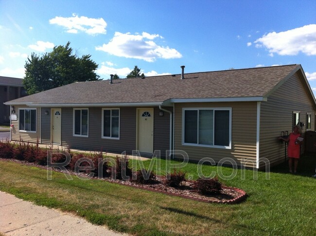 Building Photo - 722 W Broomfield St Unit H02 Rental