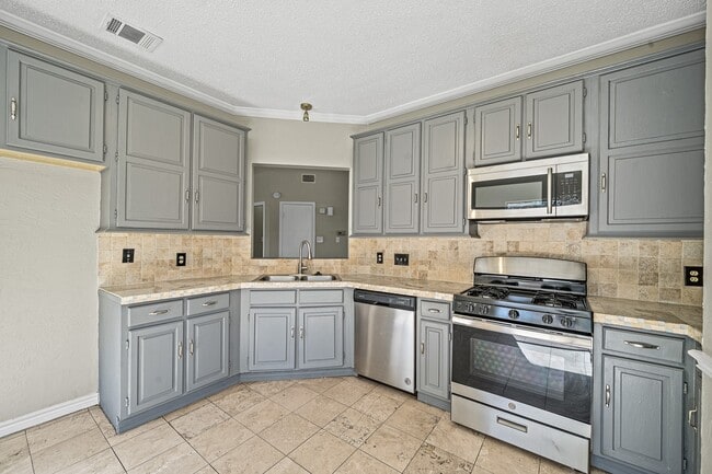 Building Photo - 11123 Gatesden Dr
