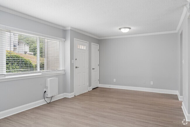 1BR, 1BA - 665SF - Living Room