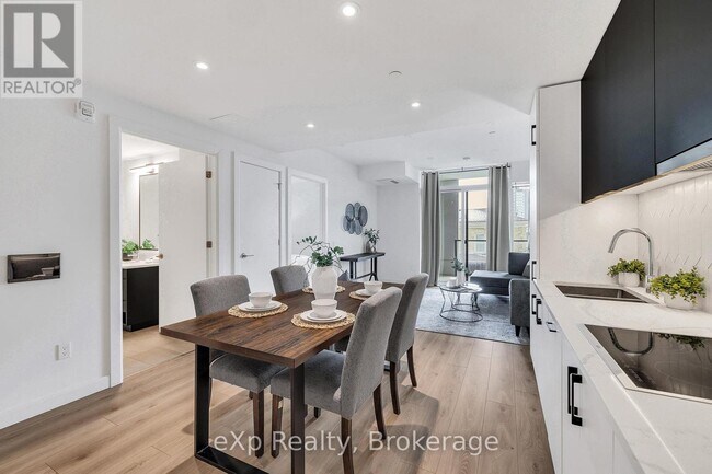 Photo - 741 King St W Unité 306