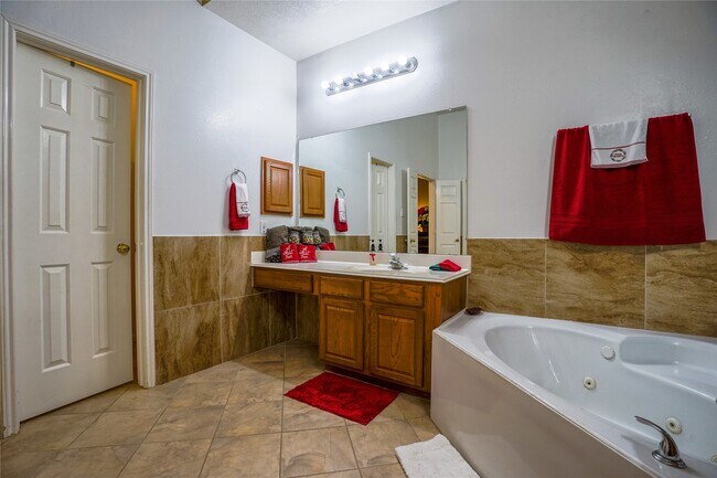 Photo - 2730 Briarloch Ln