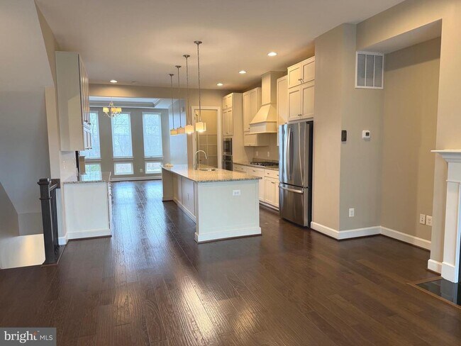 Photo - 20396 Roslindale Dr