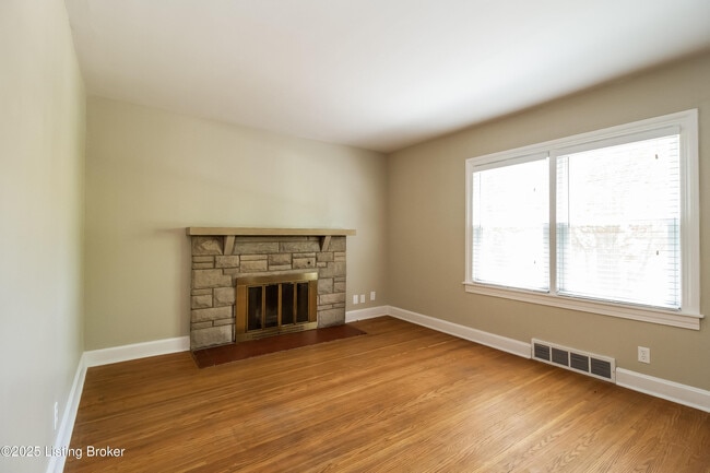 Photo - 4620 Hillside Dr