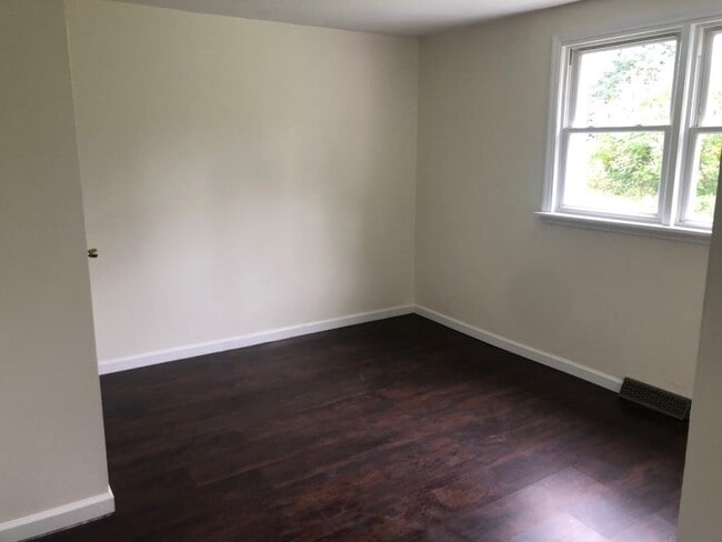 Photo - 6454 Williams Rd