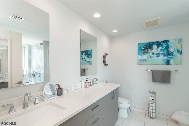 3000 Oasis Grand Blvd Unit 801