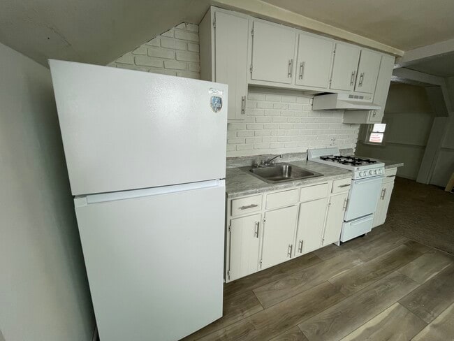 Renovated kitchen - 29 Center St Unit 3