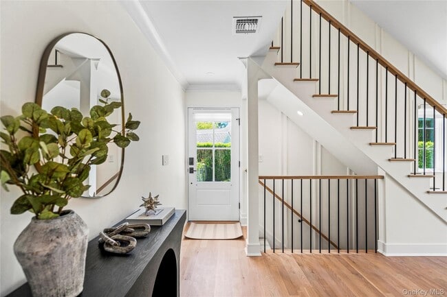 Photo - 4 Carriage Ln