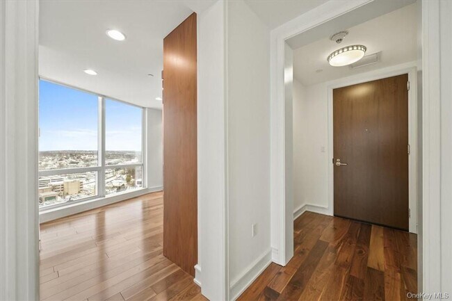 Photo - 5 Renaissance Square Unidad 21E