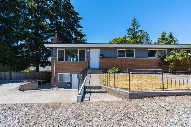 Photo - 549 Index Plz NE Unit A