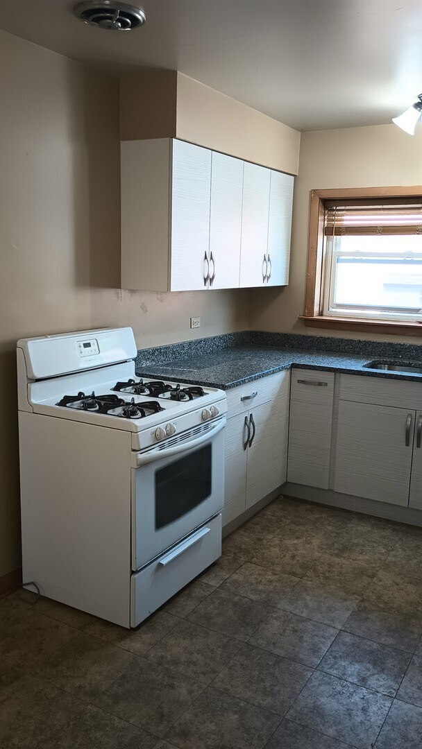 Photo - 4950 Greenwood St Unit 3E