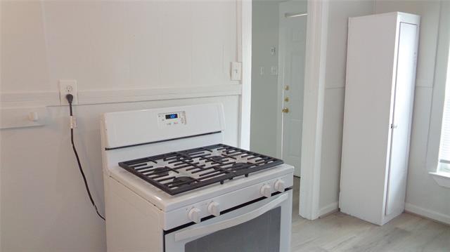 Photo - 127 W Avenue A