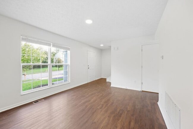 8245 Crete Ln