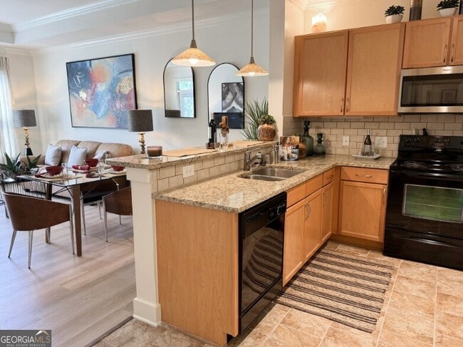 Building Photo - 1740 Century Cir NE Unit 1237