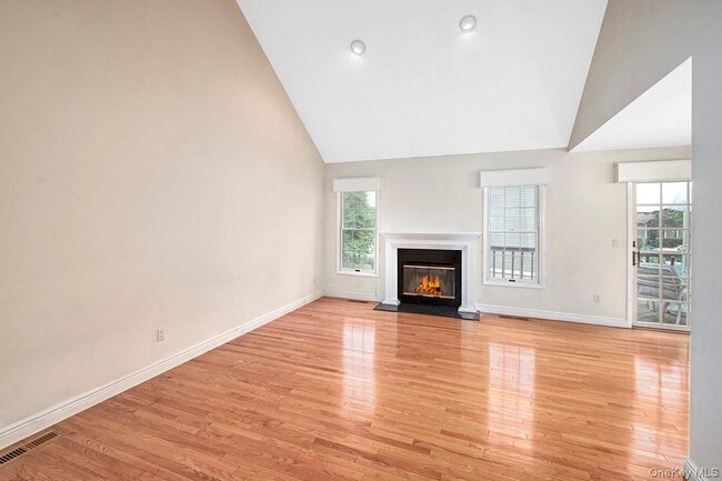 Photo - 1103 Regent Dr