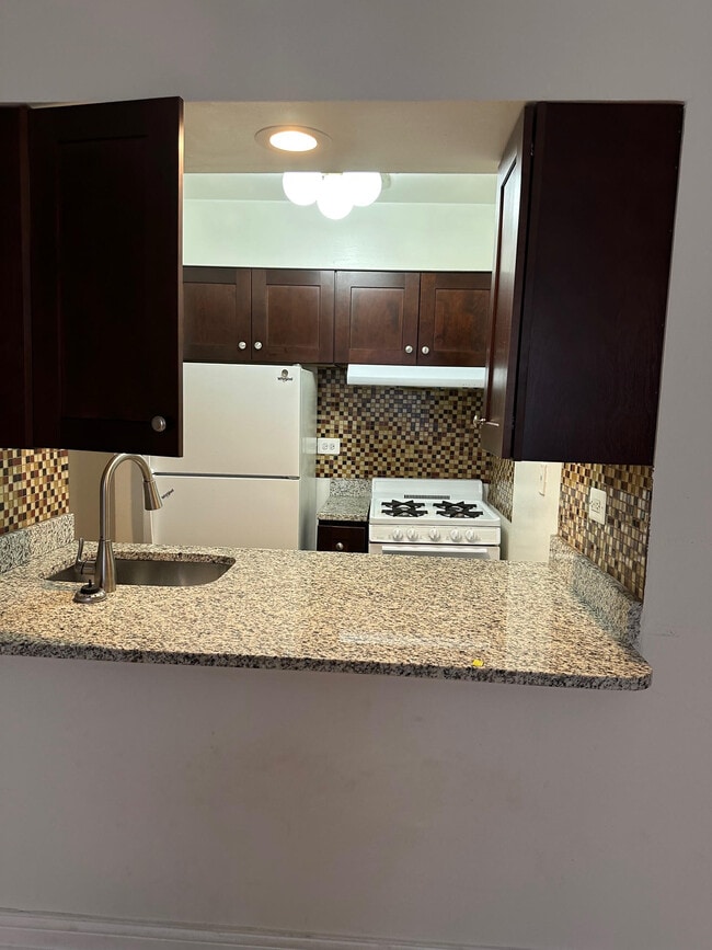 Photo - 3710 N Pine Grove Ave