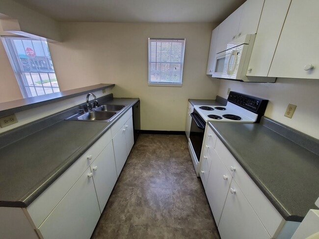 Photo - 113 N Sparks St Unit 113