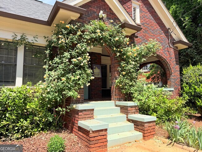 Photo - 557 Manford Rd SW