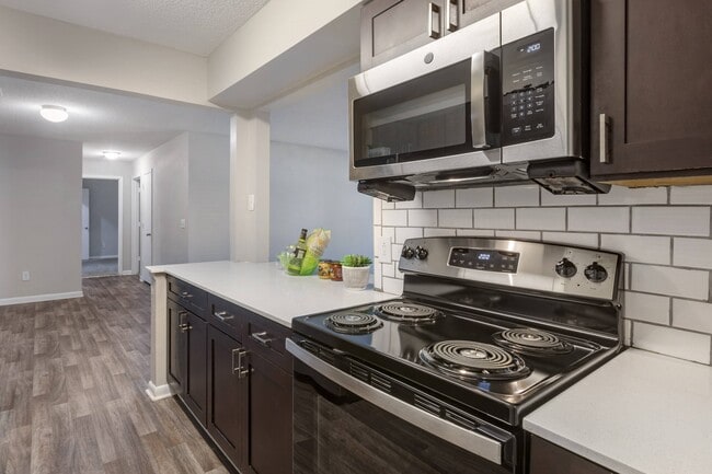Building Photo - The Greens at Peachtree City