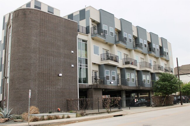 Photo - 1011 Studemont St Unit 107