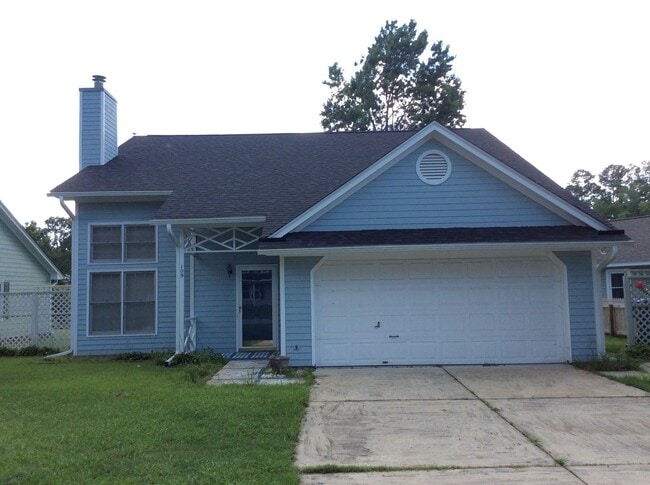 Building Photo - Located in the Heart of Havelock!
