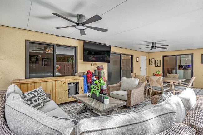 Photo - 923 Springdale Cir
